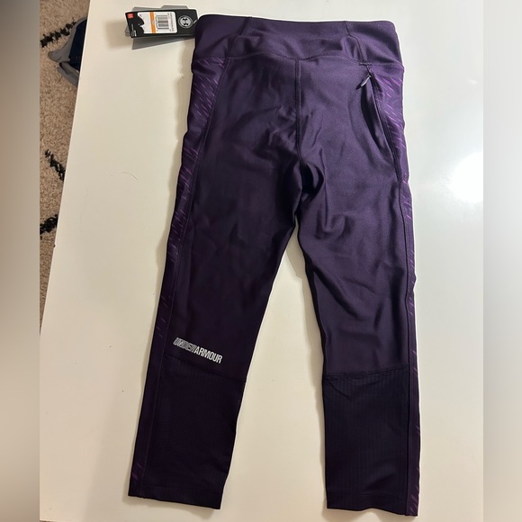 Women’s purple compression HeatGear athletic capri leggings - Picture 2 of 3